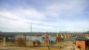 Weather camera view of Miss Lauras.