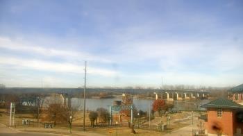 Weather camera view of Miss Lauras.