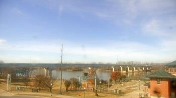 Weather camera view of Miss Lauras.