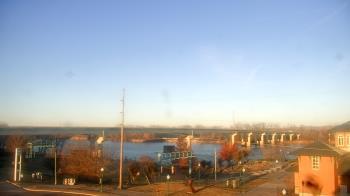 Weather camera view of Miss Lauras.