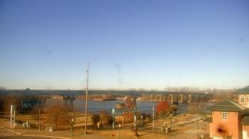 Weather camera view of Miss Lauras.