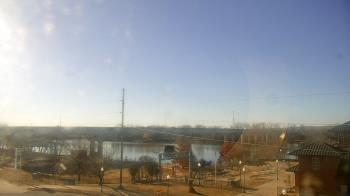 Weather camera view of Miss Lauras.