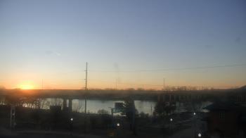 Weather camera view of Miss Lauras.