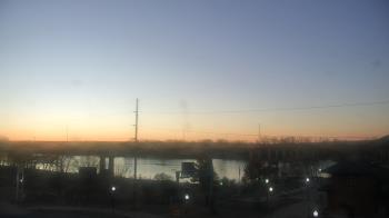 Weather camera view of Miss Lauras.