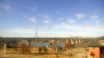 Weather camera view of Miss Lauras.