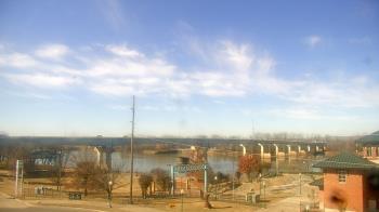 Weather camera view of Miss Lauras.