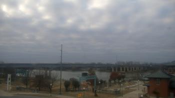 Weather camera view of Miss Lauras.