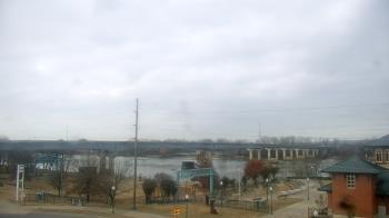 Weather camera view of Miss Lauras.