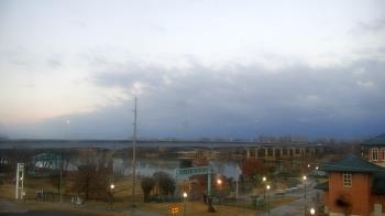 Weather camera view of Miss Lauras.