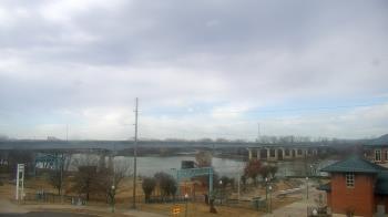 Weather camera view of Miss Lauras.