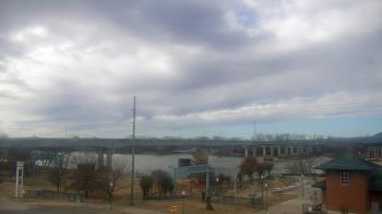 Weather camera view of Miss Lauras.