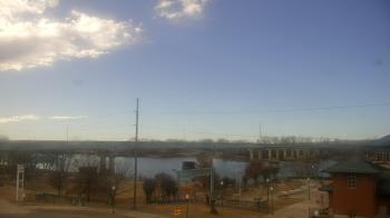 Weather camera view of Miss Lauras.