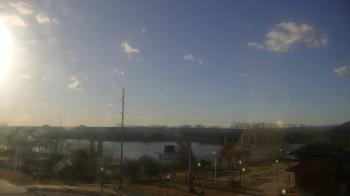 Weather camera view of Miss Lauras.