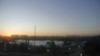 Weather camera view of Miss Lauras.