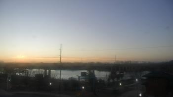 Weather camera view of Miss Lauras.