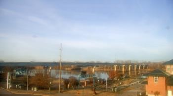 Weather camera view of Miss Lauras.