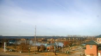 Weather camera view of Miss Lauras.