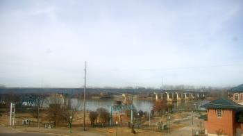 Weather camera view of Miss Lauras.