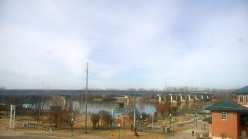 Weather camera view of Miss Lauras.