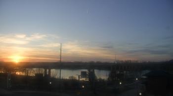 Weather camera view of Miss Lauras.