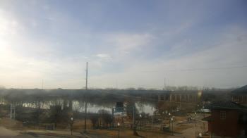 Weather camera view of Miss Lauras.