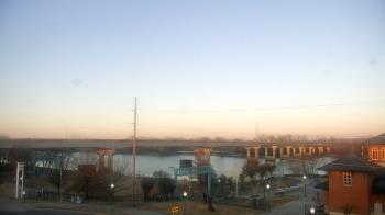 Weather camera view of Miss Lauras.