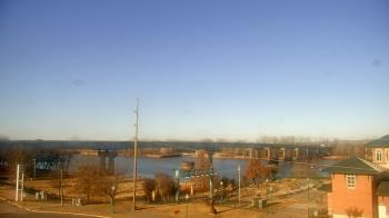 Weather camera view of Miss Lauras.