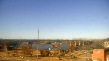 Weather camera view of Miss Lauras.