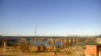 Weather camera view of Miss Lauras.