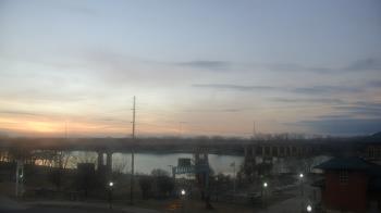 Weather camera view of Miss Lauras.