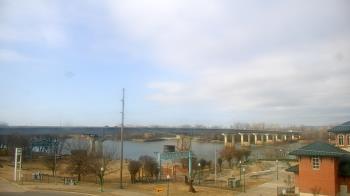 Weather camera view of Miss Lauras.