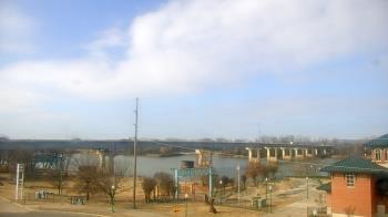 Weather camera view of Miss Lauras.