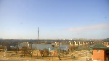 Weather camera view of Miss Lauras.