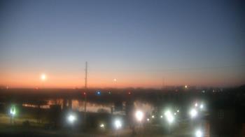 Weather camera view of Miss Lauras.