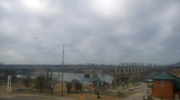 Weather camera view of Miss Lauras.