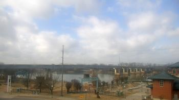 Weather camera view of Miss Lauras.