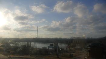 Weather camera view of Miss Lauras.