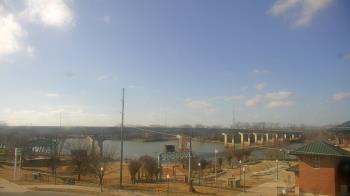 Weather camera view of Miss Lauras.