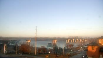 Weather camera view of Miss Lauras.