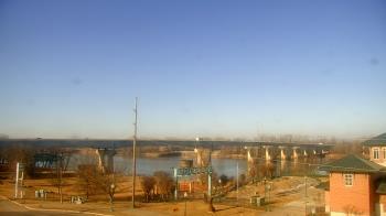 Weather camera view of Miss Lauras.