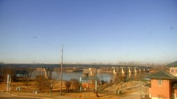 Weather camera view of Miss Lauras.