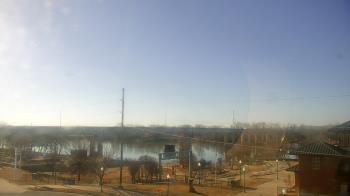 Weather camera view of Miss Lauras.