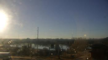 Weather camera view of Miss Lauras.