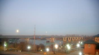 Weather camera view of Miss Lauras.