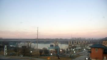 Weather camera view of Miss Lauras.