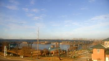 Weather camera view of Miss Lauras.