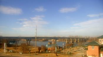 Weather camera view of Miss Lauras.