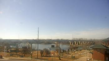 Weather camera view of Miss Lauras.