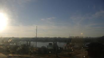 Weather camera view of Miss Lauras.