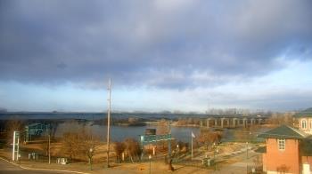 Weather camera view of Miss Lauras.